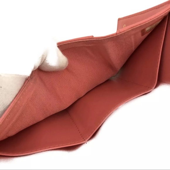 277 Preloved Chanel CC Quilted Mattelasse Caviar Trifold Wallet - Picture 6 of 7